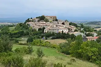 The church and surroundings in Laurac