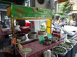 Burmese food vendor at Huaxin Street