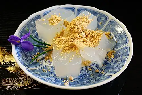 Kuzumochi with kinako powder