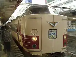 A 183 series EMU on an Ayame service in November 2005