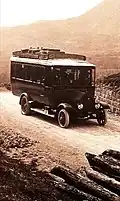 A public bus crossing the Raticosa pass in the 1920s.