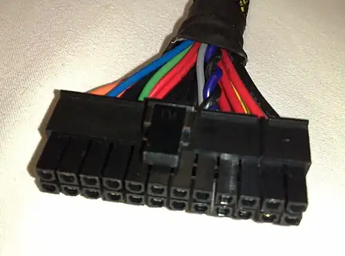 ATX Main Power Connector (24-pin, in 20+4-pin format)