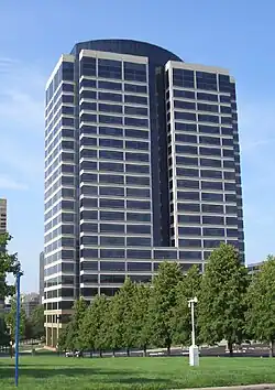 2555 Grand office building (headquarters of Shook, Hardy & Bacon).