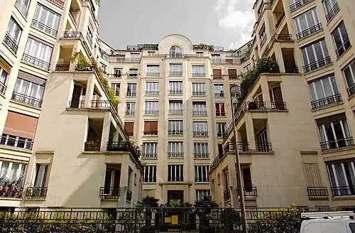 Futurist influences – Rue du Laos no. 25 in Paris, by Charles Thomas (1930)[69]