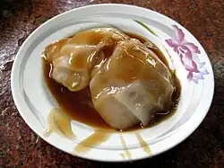 Ba-wan served with sweet and savory sauce