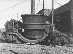 Slag ladle wagon (1912). Note manually operated tipping mechanism on left.