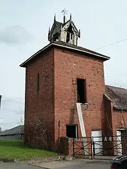 Entrance to Court Farm in Hazdor (2011)