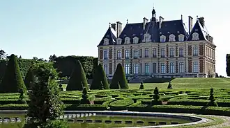 The Château de Sceaux, in the historic domain of lord Jean-Baptiste Colbert (1619–1683), features gardens designed by André Le Nôtre.