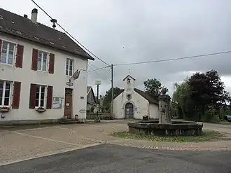The town hall in Charézier