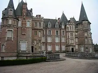 The château in Combreux