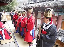 The Tae family members and the Kyeongsan City mayor participates in the annual tradition.