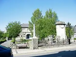 War memorial and Jerusalem Chapel, the biggest of the many chapels built in Bethesda during the Age of Slate.