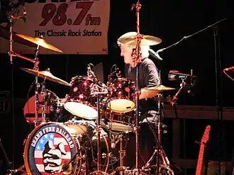 Brewer performing in 2008