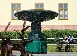 The fountain.