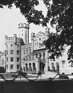 Front facade of Sibyllenort around 1920–1935