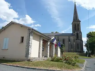 The town hall and church in Fraisse