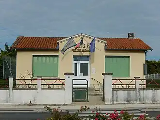The town hall in Saint-Pierre-de-Juillers