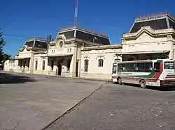 Luján station facade