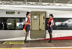 Vibrant Express G6582 at Guangzhou South station