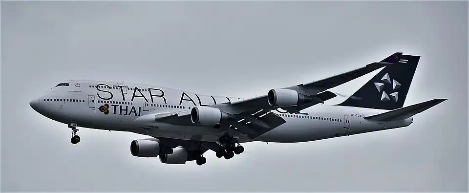 Boeing 747-4D7 (HS-TGW)
