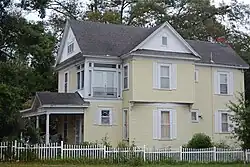 House at 601 Park Ave