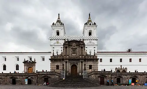Complete façade of the Iglesia y Convento de San Francisco, Quito, built between 1550-1680