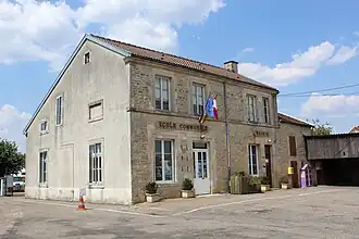 The town hall in Jonchery