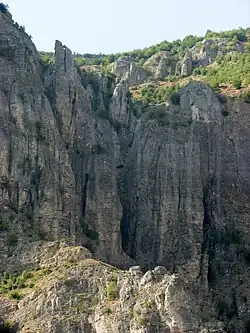 The Grykë-Çajë canyon
