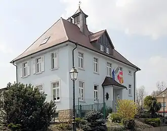 The town hall and school of Kappelen