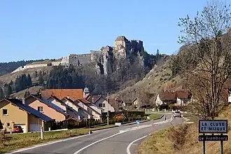 The chateau and surroundings in La Cluse-et-Mijoux