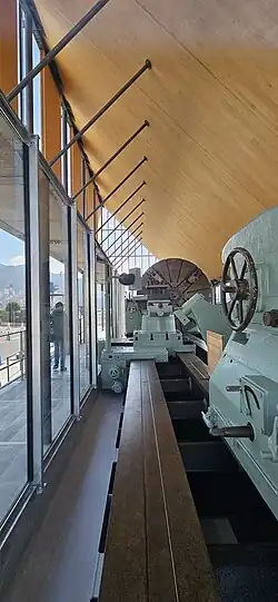 Big lathe (N° 15299)