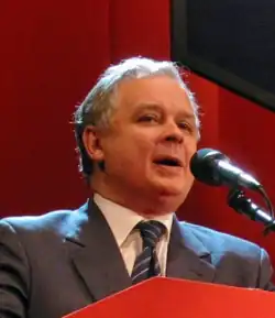 Lech Kaczynski 2002.png