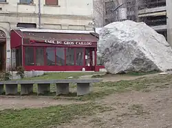 The Gros Caillou from a different angle.