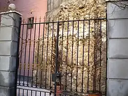 Remains of the Christian wall of Madrid on Mancebos Street.