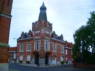 The town hall in Vieux-Berquin