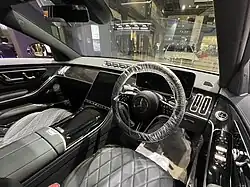 Interior (steering wheel is packed)