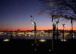 Angels playing music