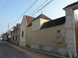 The town hall in Montreuil-sur-Thérain