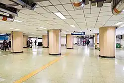 Line 2 north concourse