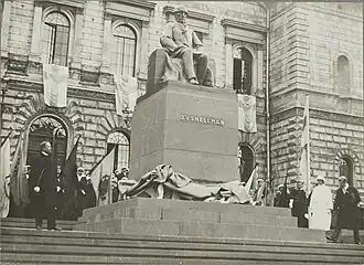 The unveiling of the statue of Snellman in 1923,