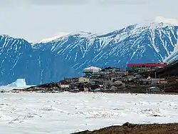 Pond Inlet in mid-June 2005 from Salmon Creek, 3.5&nbsp;km (2.2&nbsp;mi) west of the hamlet