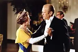 Elizabeth II wearing the Kokoshnik Tiara while dancing with President Ford at the White House in 1976.