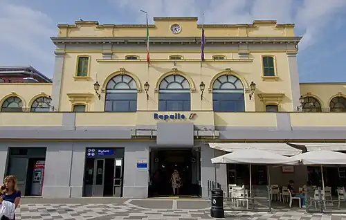 The passenger building.