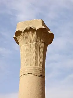 Picture of a column's capital