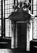 Side marble doorway in the entrance hall of the Kaufhaus des Westens (KaDeWe), 1908