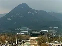View over the Gyeongbokgung and Cheong Wa Dae at the foot of Bugaksan