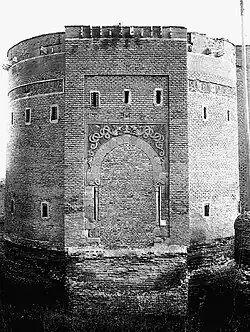 The front view of the gate's tower