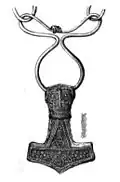Drawing of a 4.6&nbsp;cm gold-plated silver Mjölnir pendant found at Bredsätra on Öland, Sweden