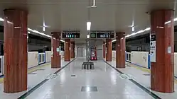 Toho Line platform