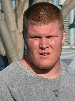 Wragge at a 49ers training camp in August 11, 2010.